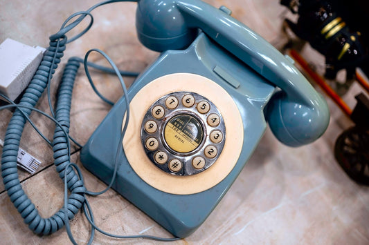 How to Find a 1990s Telephone and Give It a Second Life